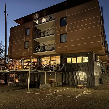 204 Planeta, 100 M Od Plazy, Centrum