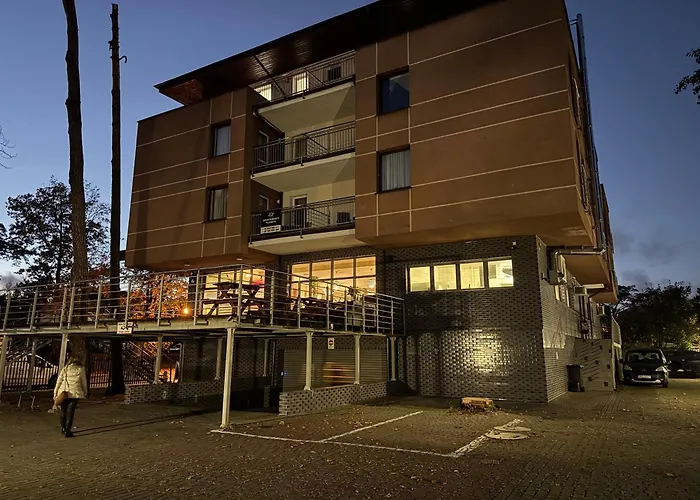 204 Planeta, 100 M Od Plazy, Centrum