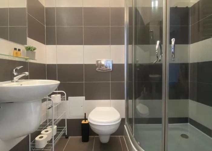 204 Planeta, 100 M Od Plazy, Centrum